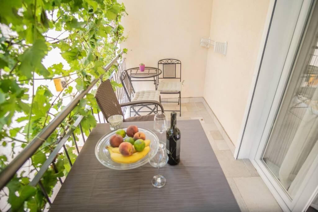 Studio apartment Purple sunset - 2+1 Baška Voda Extérieur photo